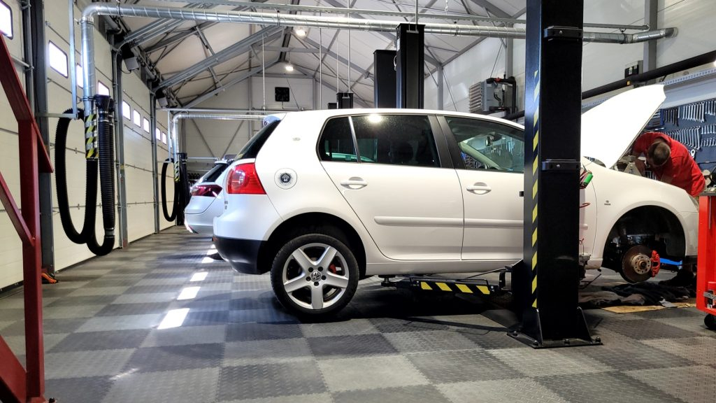 Autoservis, Slovensko